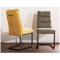 Eleganckie krzesło tapicerowane Berry Brego czarny stelaż/curry 68
