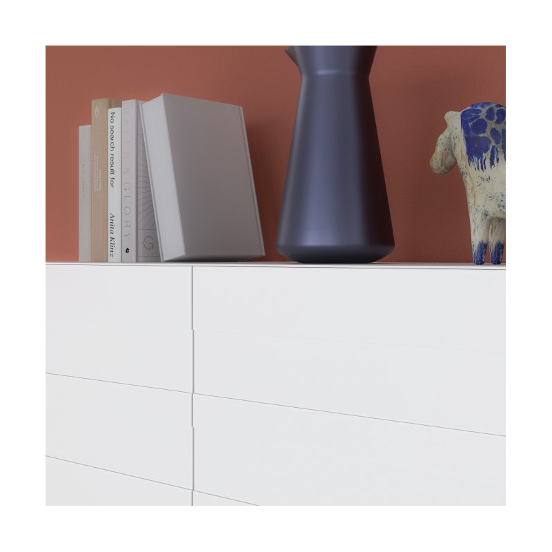 Biała komoda Bretania BQTK422 na nóżkach – praktyczna i stylowa