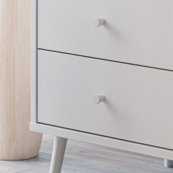 Szafa ubraniowa na nóżkach 150 cm Harllson HLTS731LEC biały