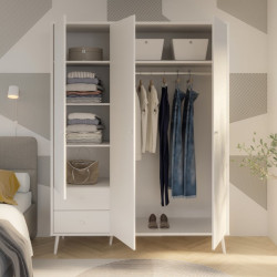 Szafa ubraniowa na nóżkach 150 cm Harllson HLTS731LEC biały