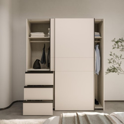Beżowa szafa 170 cm WINN 2  – wygodna organizacja przestrzeni